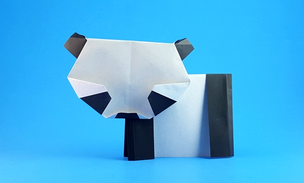 Origami Panda by Kunihiko Kasahara. Folded from 2 squares of origami paper by Gilad Aharoni on giladorigami.com