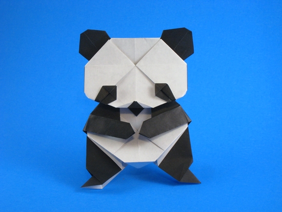 Origami Panda by Kumasaka Hiroshi. Folded from 2 squares of origami paper by Gilad Aharoni on giladorigami.com