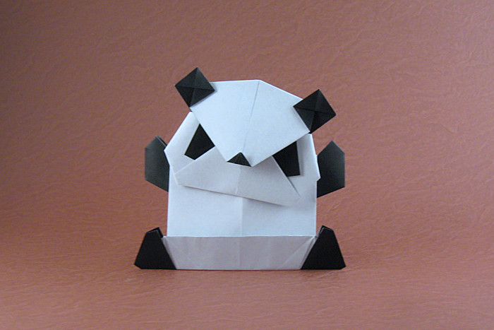 Origami Panda by Niwa Taiko. Folded from 2 squares of origami paper by Gilad Aharoni on giladorigami.com