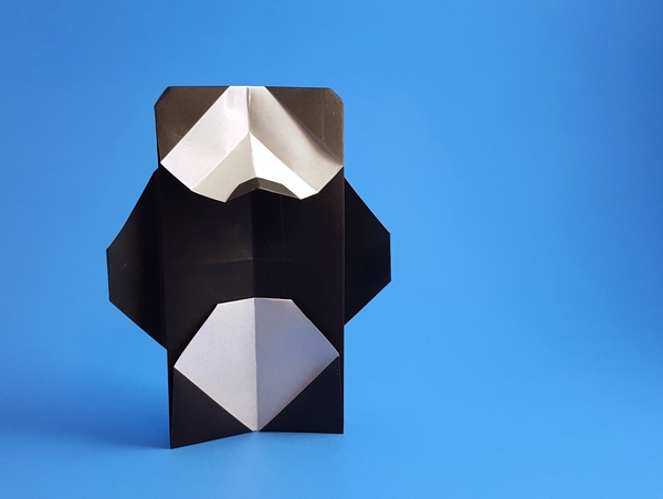 Origami Panda by Joel Stern. Folded from a square of origami paper by Gilad Aharoni on giladorigami.com