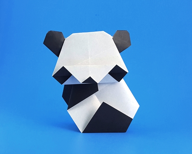 Origami Panda by Yamada Katsuhisa. Folded from 2 squares of origami paper by Gilad Aharoni on giladorigami.com