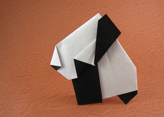 Origami Panda by Yamada Katsuhisa. Folded from a square of origami paper by Gilad Aharoni on giladorigami.com