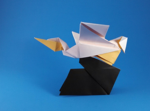 Origami Pelican by Fuchimoto Muneji. Folded from a square of origami paper by Gilad Aharoni on giladorigami.com