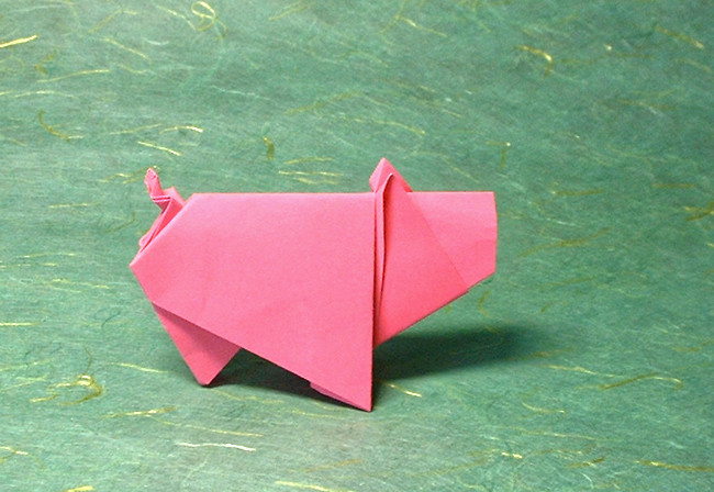 Origami Pig by Eduardo Clemente. Folded from a square of origami paper by Gilad Aharoni on giladorigami.com