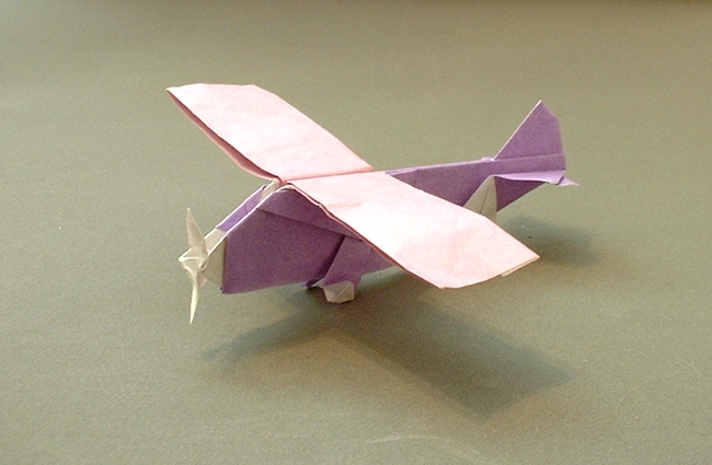 Origami Propeller plane by Seiji Nishikawa. Folded from 2 squares of origami paper by Gilad Aharoni on giladorigami.com