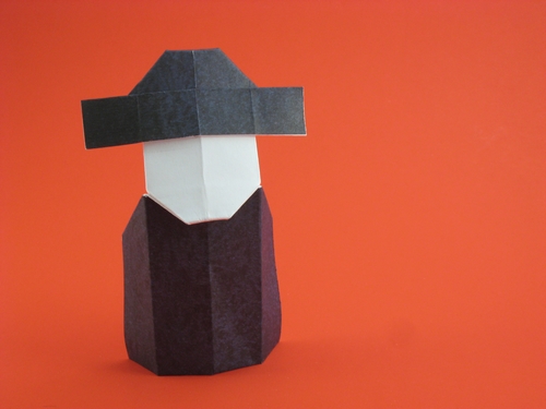 Origami Quaker by David Petty. Folded from a rectangle of scrapbooking paper by Gilad Aharoni on giladorigami.com