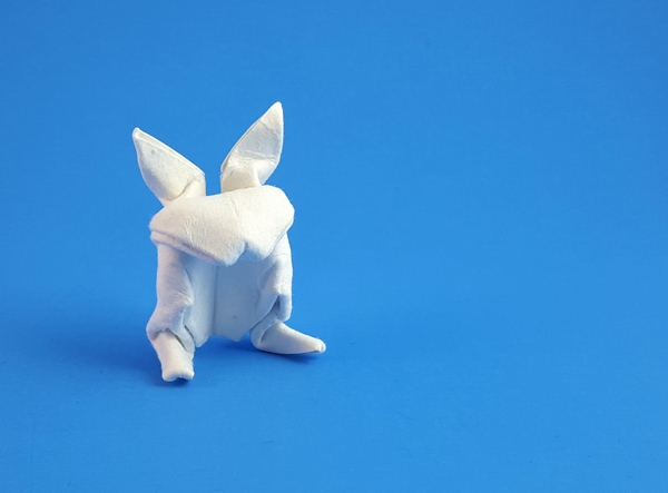 Origami Hare by Thoki Yenn. Folded from a square of heavy hand-made paper by Gilad Aharoni on giladorigami.com