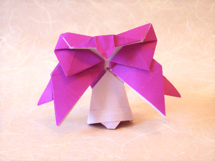Origami Ribbon and bell 2 by Hojyo Takashi. Folded from a square of origami paper by Gilad Aharoni on giladorigami.com