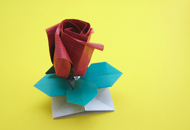 Origami Rose - tubular by Toshikazu Kawasaki. Folded by Gilad Aharoni on giladorigami.com