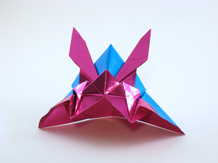 Origami Samurai helmet by Hamada Isamu. Folded from a square of origami-foil paper by Gilad Aharoni on giladorigami.com