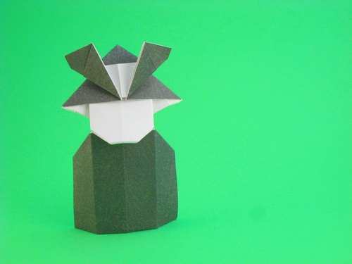 Origami Samurai by David Petty. Folded from a rectangle of scrapbooking paper by Gilad Aharoni on giladorigami.com