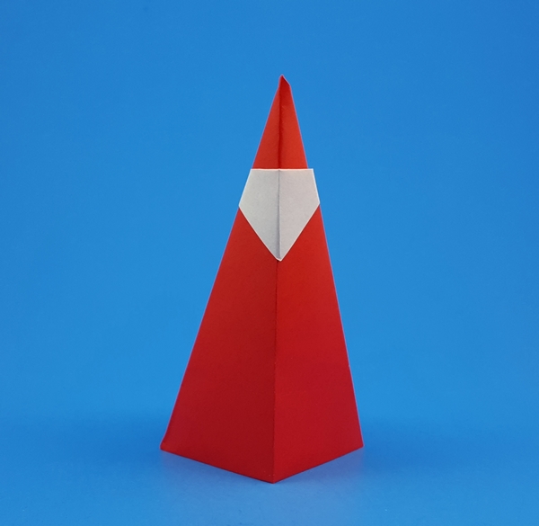 Origami Santa Claus 3 by Klaus Dieter Ennen. Folded from a square of origami paper by Gilad Aharoni on giladorigami.com