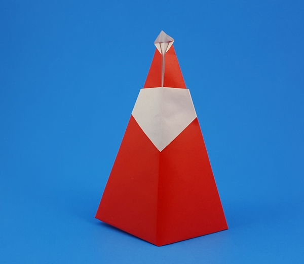 Origami Santa Claus 4 by Klaus Dieter Ennen. Folded from a square of origami paper by Gilad Aharoni on giladorigami.com