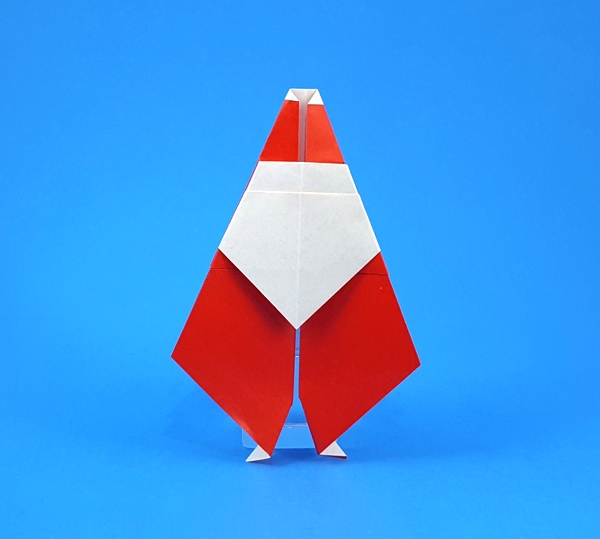 Origami Santa Claus by Manuel Carrasco. Folded from a square of origami paper by Gilad Aharoni on giladorigami.com