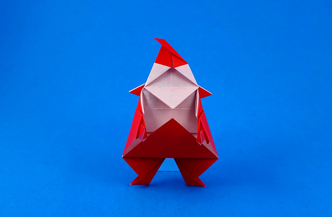 Origami Santa Claus by Kade Chan. Folded from a square of origami paper by Gilad Aharoni on giladorigami.com