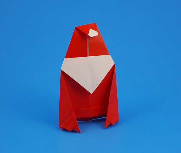 Origami Santa Claus by Luigi Leonardi. Folded from a square of origami paper by Gilad Aharoni on giladorigami.com
