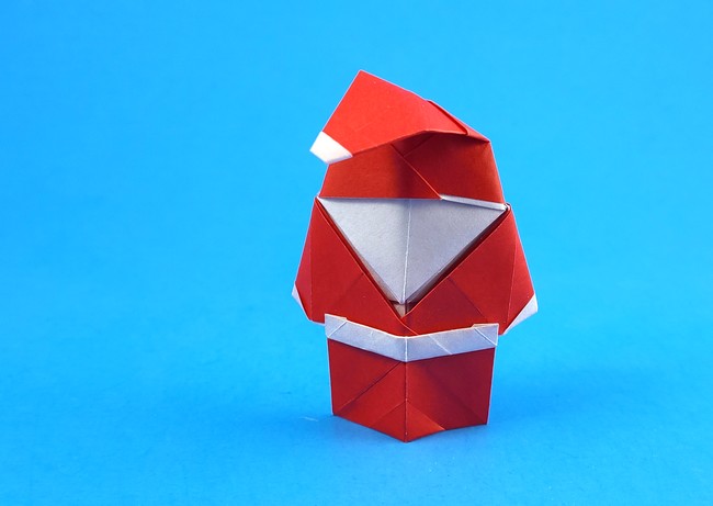 Origami Santa Claus by Kingsley Hwang. Folded from a square of origami paper by Gilad Aharoni on giladorigami.com
