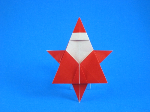 Origami Santa Claus by Kawate Ayako. Folded from a square of origami paper by Gilad Aharoni on giladorigami.com