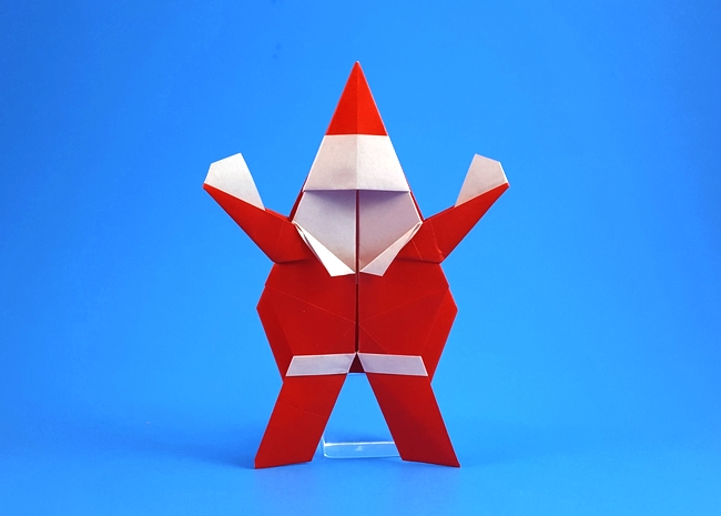 Origami Santa Claus by John Montroll. Folded from a square of origami paper by Gilad Aharoni on giladorigami.com