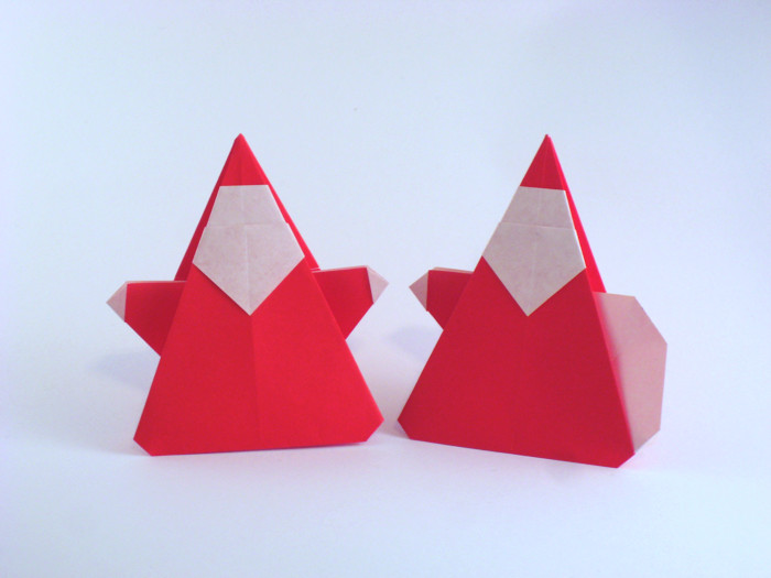 Origami Santa Claus and Santa with sack by Niwa Taiko. Folded from a square of origami paper by Gilad Aharoni on giladorigami.com