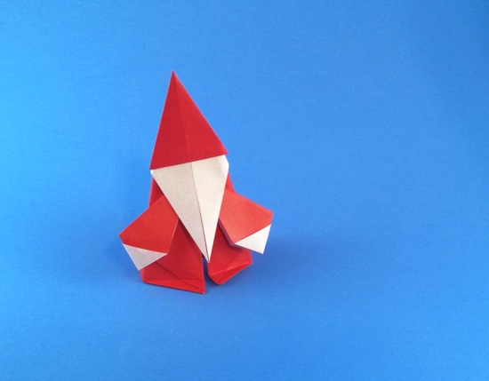 Origami Santa claus by Toshie Takahama. Folded from a square of origami paper by Gilad Aharoni on giladorigami.com