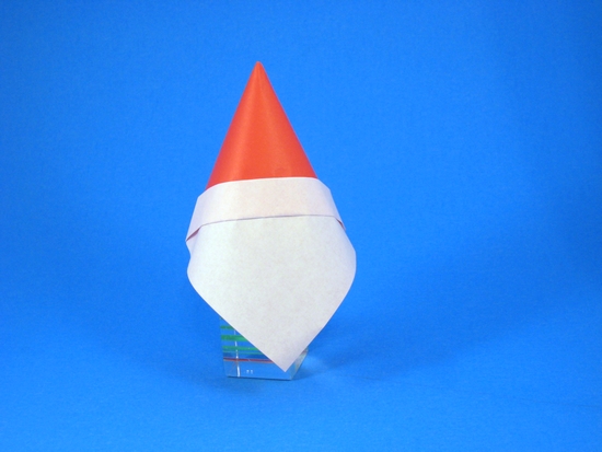 Origami Santa Claus head by Takekawa Seiryo. Folded from a square of origami paper by Gilad Aharoni on giladorigami.com