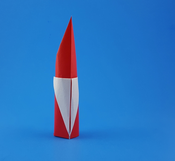 Origami Santa Claus by Florence Temko. Folded from a square of origami paper by Gilad Aharoni on giladorigami.com