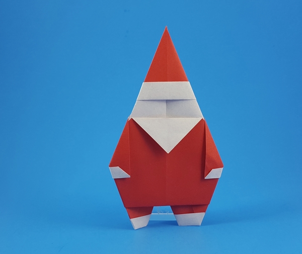Origami Santa Claus by Makoto Yamaguchi. Folded from a square of origami paper by Gilad Aharoni on giladorigami.com