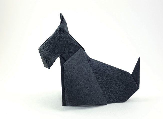 Origami Scottish terrier by Fumiaki Kawahata. Folded from a square of Shin-Danshi by Gilad Aharoni on giladorigami.com