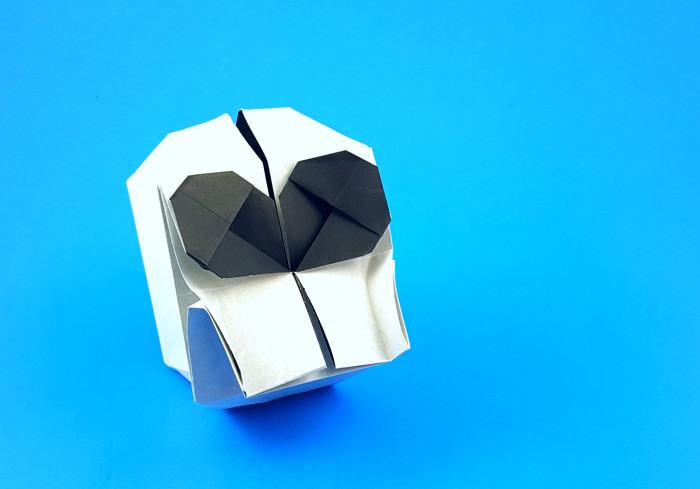 Origami Skull by Hojyo Takashi. Folded from a square of origami paper by Gilad Aharoni on giladorigami.com
