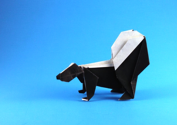 Origami Skunk by Fuchimoto Muneji. Folded from a square of origami paper by Gilad Aharoni on giladorigami.com