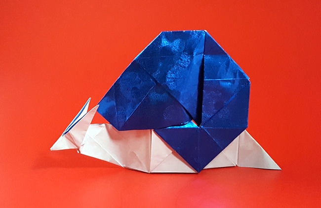 Origami Snail by Jun Maekawa. Folded from a square of Japanese foil by Gilad Aharoni on giladorigami.com