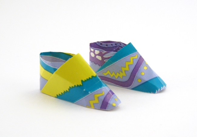 Origami Sneaker by Makoto Yamaguchi. Folded from a rectangle of origami paper by Gilad Aharoni on giladorigami.com