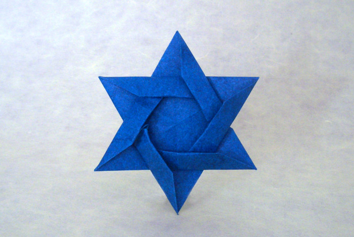 Origami Star of David by Jun Maekawa. Folded by Gilad Aharoni on giladorigami.com