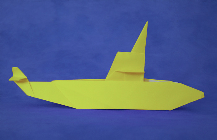 Origami Submarine by Toshikazu Kawasaki. Folded from a square of origami paper by Gilad Aharoni on giladorigami.com