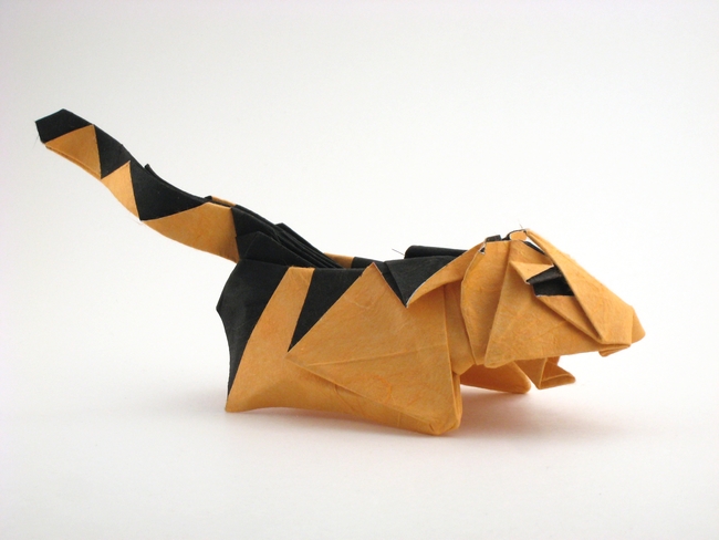 Origami Tiger by Kakami Hitoshi. Folded by Gilad Aharoni on giladorigami.com
