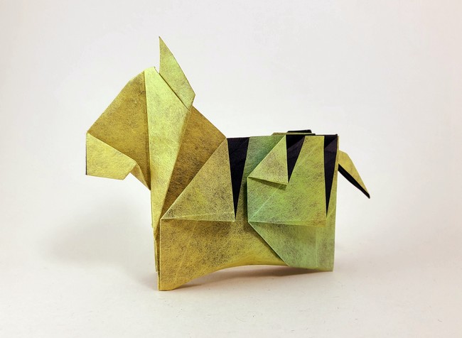 Origami Tiger by Tsuruta Yoshimasa. Folded from a square of Shadow Thai origami paper by Gilad Aharoni on giladorigami.com