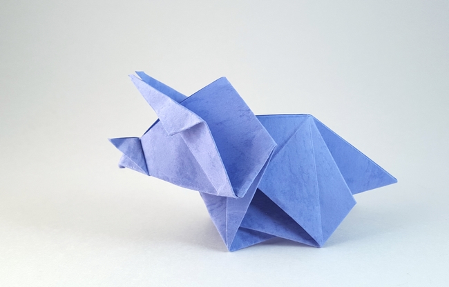 Origami Triceratops by Makoto Yamaguchi. Folded from a square of dinosaur origami paper by Gilad Aharoni on giladorigami.com