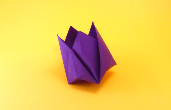 Origami Tulip for Betty by Michael G. LaFosse. Folded from a square of fadeless kraft paper by Gilad Aharoni on giladorigami.com
