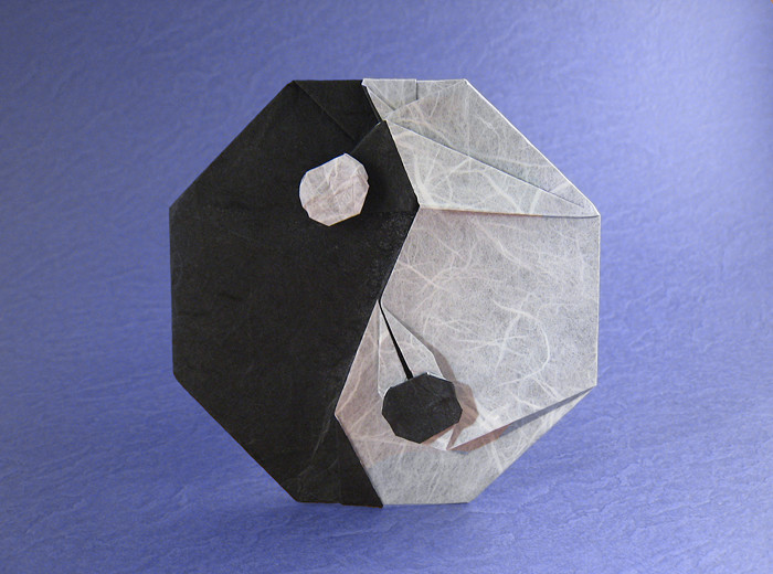 Origami Double Yin Yang by Jeremy Shafer. Folded by Gilad Aharoni on giladorigami.com