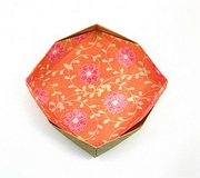 Origami Plate by Jun Maekawa on giladorigami.com