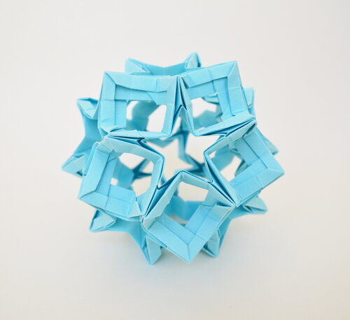 Origami Leening by Joseph Hwang on giladorigami.com