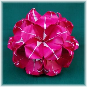 Origami Daylily by Meenakshi Mukerji on giladorigami.com