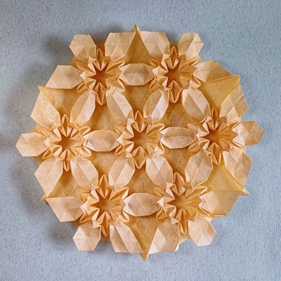 Origami Tessellation 1061 by Lydia Diard on giladorigami.com