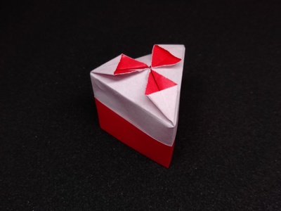 Origami Cake by Mieko Seta on giladorigami.com
