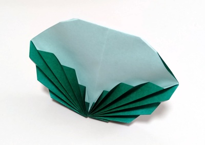 Origami Card-holder with leaves by Niwa Taiko on giladorigami.com