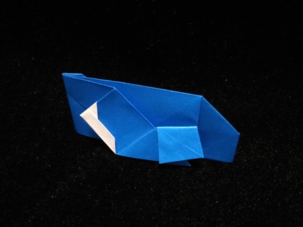 Origami Fish shaped memo holder by Futawatari Masako on giladorigami.com