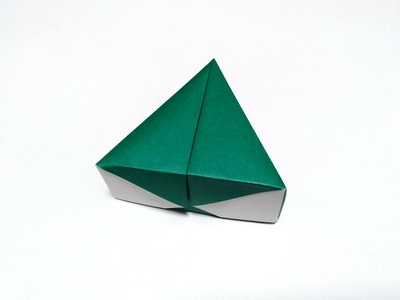 Origami Triangular box by Aoyagi Shoko on giladorigami.com